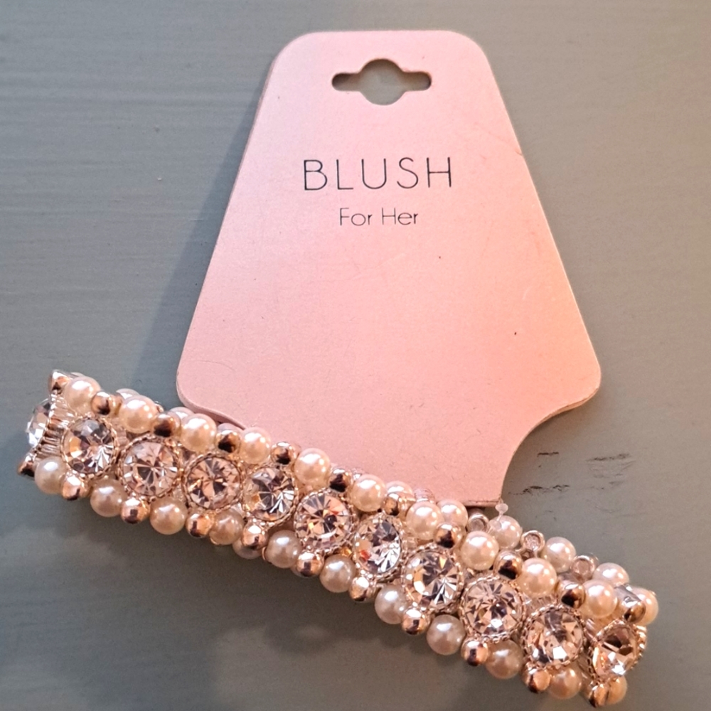 NWT Blush for her jewelry pearl and crystal bracelet